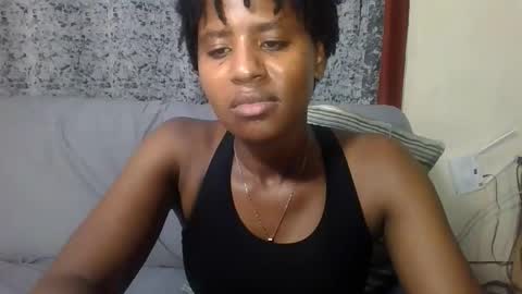 Snapshot of brunnette_blonde chatting on 03.12.26 everyday online show from 03.12.26