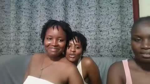 Snapshot of brunnette_blonde chatting on 03.13.26 everyday online show from 03.13.26