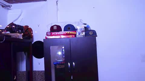 Snapshot of bruno_booss chatting on 12.18.25 bruno_booss online show from 12.18.25