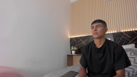 Snapshot of bruno_fox_ chatting on 06.18.26 Bruno online show from 06.18.26