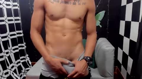 Snapshot of brunocuttie94 chatting on 02.02.25 Join my fan club here 150 tokens a month online show from 02.02.25