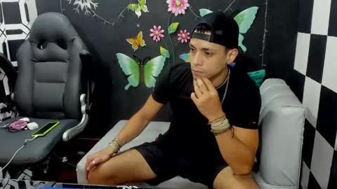 Snapshot of brunocuttie94 chatting on 02.09.25 Join my fan club here 150 tokens a month online show from 02.09.25