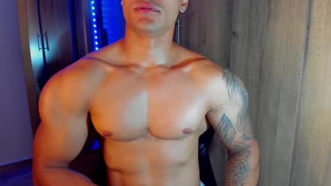 Snapshot of bryan_boy_ chatting on 01.05.25 bryan online show from 01.05.25