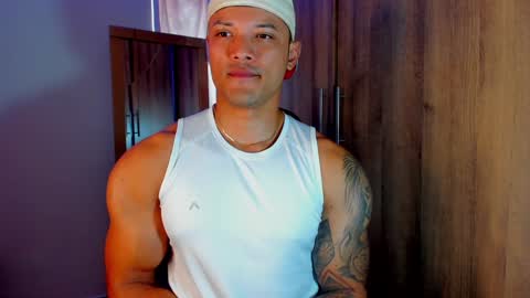 Snapshot of bryan_boy_ chatting on 01.25.25 bryan online show from 01.25.25