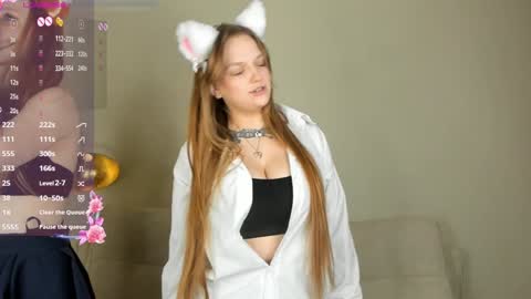 Snapshot of brynrice chatting on 01.11.25 Mary Please help us to reach 120 thumbs up online show from 01.11.25