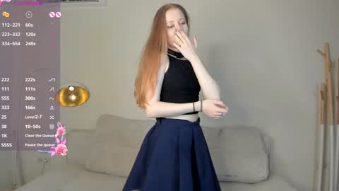 Snapshot of brynrice chatting on 01.12.25 Mary Please help us to reach 120 thumbs up online show from 01.12.25