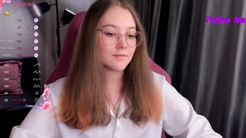 Snapshot of bubble_bunny chatting on 11.06.25 Ruby online show from 11.06.25