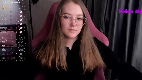 Snapshot of bubble_bunny chatting on 12.20.25 Ruby online show from 12.20.25