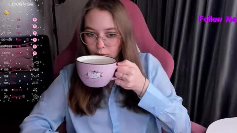 Snapshot of bubble_bunny chatting on 12.21.25 Ruby online show from 12.21.25