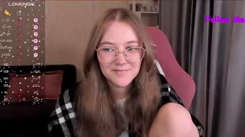 Snapshot of bubble_bunny chatting on 06.16.26 Ruby online show from 06.16.26