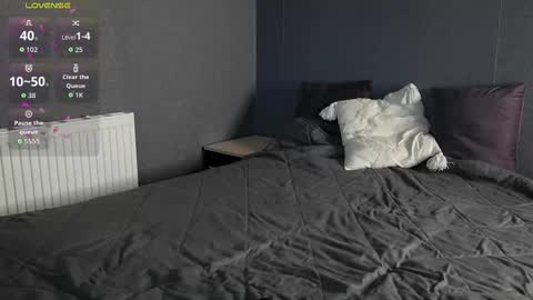 Snapshot of bubblebbb chatting on 11.23.25 Sabrina online show from 11.23.25