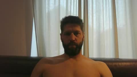 Snapshot of bubblebee1982 chatting on 10.02.25 bubblebee1982 online show from 10.02.25