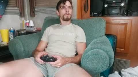 Snapshot of bubblebutt417 chatting on 07.28.26 Max candi online show from 07.28.26