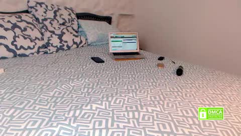 Snapshot of bubblebuttveronica chatting on 02.26.26 Nylon queen genuine model who bring pantyhose on chaturbate for first time the others just copy my room for money online show from 02.26.26