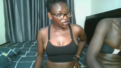 Snapshot of bubbly1_ chatting on 11.12.25 Bubbly online show from 11.12.25