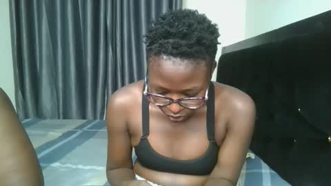 Snapshot of bubbly1_ chatting on 11.15.25 Bubbly online show from 11.15.25