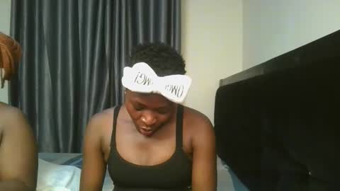 Snapshot of bubbly1_ chatting on 11.16.25 Bubbly online show from 11.16.25