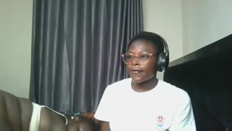 Snapshot of bubbly1_ chatting on 11.24.25 Bubbly online show from 11.24.25