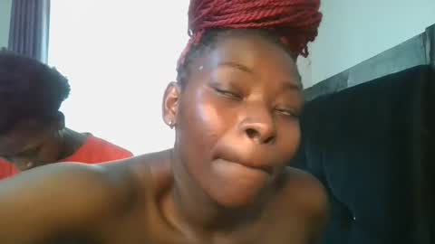 Snapshot of bubbly1_ chatting on 12.14.25 Bubbly online show from 12.14.25