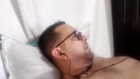 Snapshot of buchs32 chatting on 10.23.25 buchs32 online show from 10.23.25