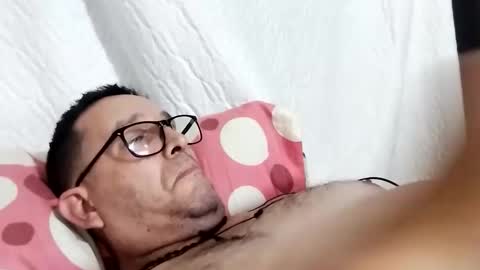 Snapshot of buchs32 chatting on 12.14.25 buchs32 online show from 12.14.25