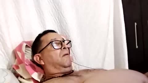 Snapshot of buchs32 chatting on 12.16.25 buchs32 online show from 12.16.25