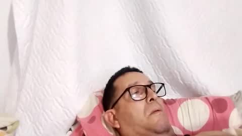 Snapshot of buchs32 chatting on 12.20.25 buchs32 online show from 12.20.25