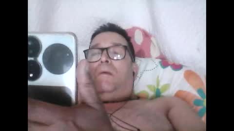 Snapshot of buchs32 chatting on 12.23.25 buchs32 online show from 12.23.25