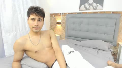 Snapshot of buddy_whitte chatting on 01.22.25 Buddy Whitte online show from 01.22.25