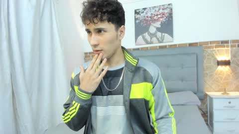 Snapshot of buddy_whitte chatting on 01.25.25 Buddy Whitte online show from 01.25.25