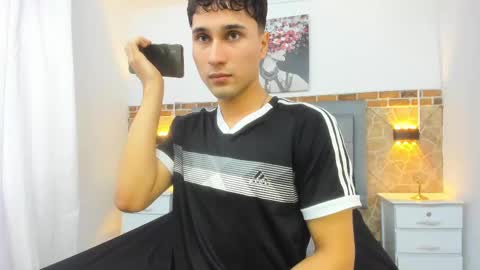 Snapshot of buddy_whitte chatting on 02.17.25 Buddy Whitte online show from 02.17.25