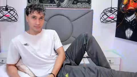 Snapshot of buddy_whitte chatting on 11.12.25 Buddy Whitte online show from 11.12.25