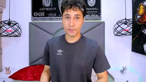 Snapshot of buddy_whitte chatting on 02.18.26 Buddy Whitte online show from 02.18.26