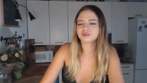 Snapshot of buffyextasy chatting on 09.16.25 Buffy online show from 09.16.25