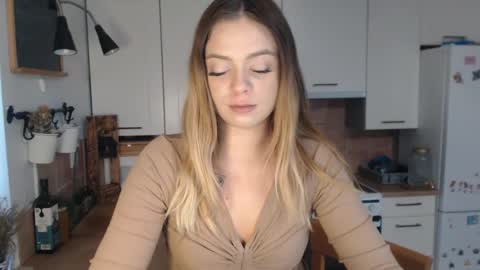 Snapshot of buffyextasy chatting on 09.30.25 Buffy online show from 09.30.25