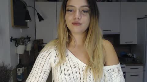 Snapshot of buffyextasy chatting on 10.02.25 Buffy online show from 10.02.25