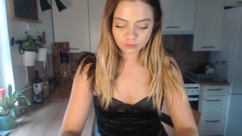 Snapshot of buffyextasy chatting on 11.05.25 Buffy online show from 11.05.25