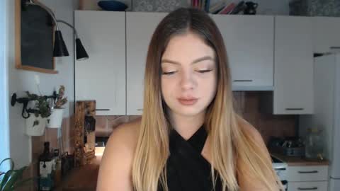 Snapshot of buffyextasy chatting on 11.28.25 Buffy online show from 11.28.25