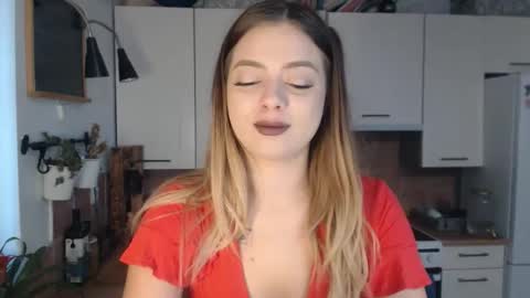 Snapshot of buffyextasy chatting on 12.02.25 Buffy online show from 12.02.25