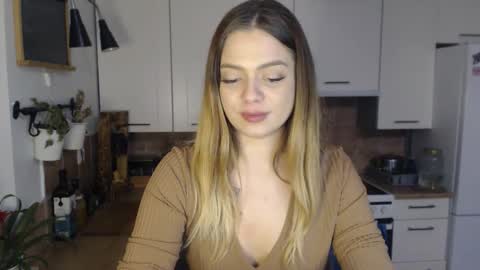 Snapshot of buffyextasy chatting on 12.03.25 Buffy online show from 12.03.25