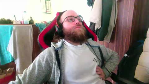 Snapshot of buhalteris chatting on 02.18.26 Lukas online show from 02.18.26