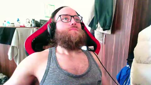 Snapshot of buhalteris chatting on 06.15.26 Lukas online show from 06.15.26