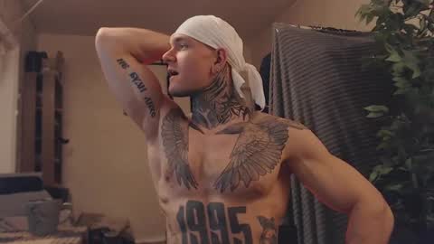 Snapshot of bulatov_x chatting on 03.09.25 Dmitriy online show from 03.09.25