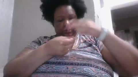 Snapshot of bumpylumpybbw chatting on 01.18.25 bumpylumpybbw online show from 01.18.25