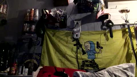 Snapshot of bunniandcryme chatting on 11.22.25 bunniandcryme online show from 11.22.25