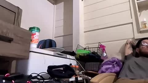 Snapshot of bunniandcryme chatting on 12.22.25 bunniandcryme online show from 12.22.25