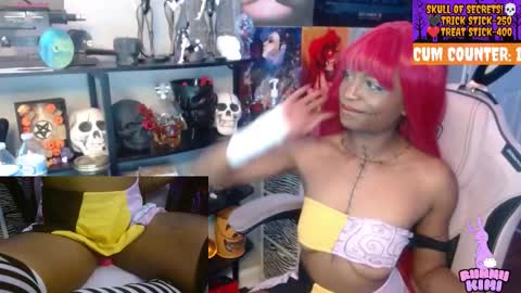 Snapshot of bunniikimi chatting on 10.30.25 Bunnii Kimi online show from 10.30.25