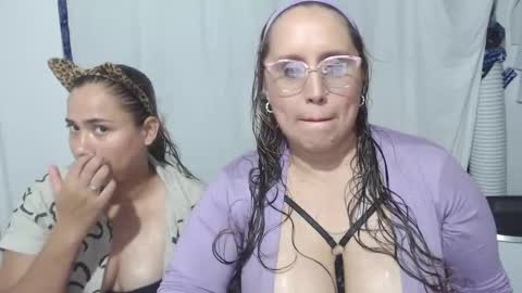 Snapshot of bunniosito chatting on 11.07.25 bunniosito online show from 11.07.25