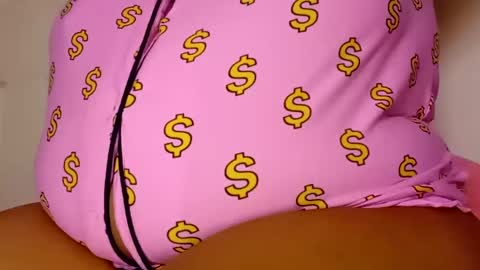 Snapshot of bunnixbuns chatting on 10.06.25 Coco bunnix online show from 10.06.25