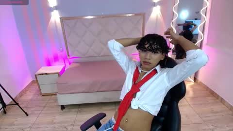 Snapshot of bunny_tay1 chatting on 12.18.25 Bunny online show from 12.18.25